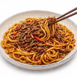 Fideos yakisoba con ternera