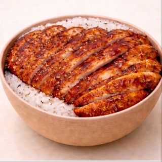 Don katshu pollo con salsa teriyaki