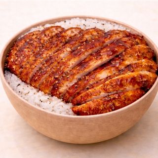 Don katshu pollo con salsa teriyaki
