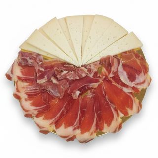 Plato de paletilla ibérica y queso