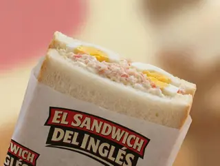 Cangrejo y huevo Sandwich