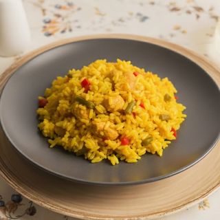 Arroz con pollo y verduras