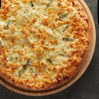 Pizza 4 quesos fina