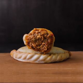 Empanada de carne picante