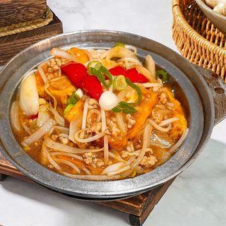 家乡豆腐煲 Cazuela de Tofu con Cerdo