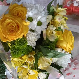 Ramo de flores amarillo pequeño 