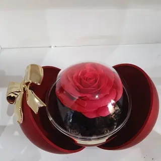 Bola joyero con rosa eterna roja