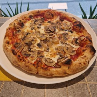 Pizza Funghi 