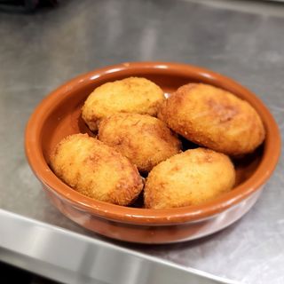 Ración De Croquetas De Pollo