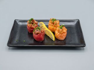 23. Nigiri Especial De Atún (2 Pzs.)