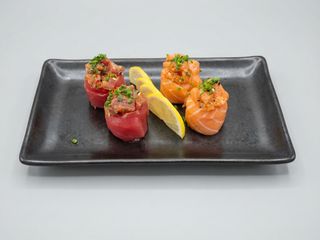 24. Nigiri Especial De Salmón (2 Pzs.)