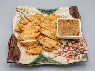 Pollo Frito Crujiente Con Almendra香酥杏仁鸡排
