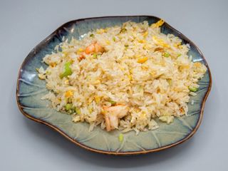 Arroz Frito Con Apio Y Gambas芹菜虾炒饭