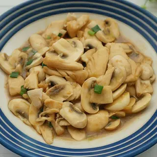 76. Pollo Con Champiñón