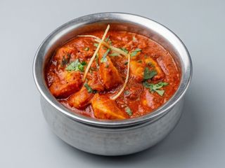 Chicken phall