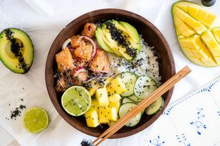 Poke koito de tres pescados