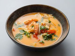 Sopa TOM YUM ( poco picante ) 