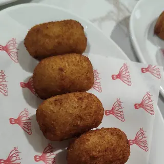 CROQUETA DE RABO DE TORO.. UNIDAD