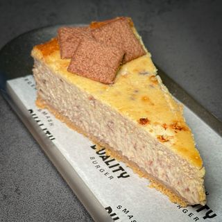 Tarta de queso con cereales rellenos de leche