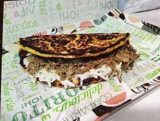 Cachapa con carne mechada