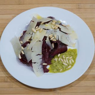 Carpaccio de cecina de León.