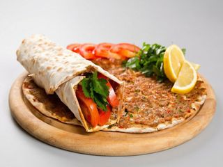 Lahmacun (Pizza Turca) Mixto