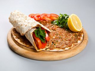 Lahmacun (Pizza Turca) Pollo