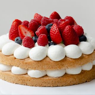 Tarta frutos rojos y nata (8-10 porciones) 
