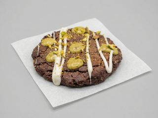 GALLETA COOKIE DE CHOCO Y PISTACHO
