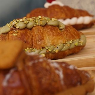 Croissant Relleno Con pistacho
