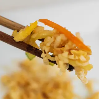 25. Arroz tres delicias