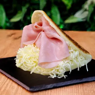 Arepa De Jamón Y Queso