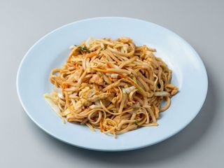 38a. Tallarines Fritos con Pollo