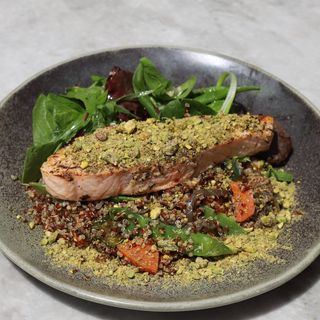 SALMON QUINOA BOWL