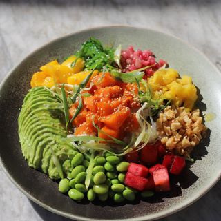 HAWAIIAN POKE BOWL - SALMÓN
