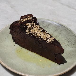 CHOCOLATE CAKE