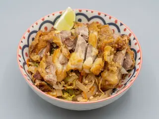 Pad Thai Con Pato frito