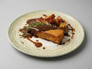 LINGOTE DE COCHINILLO CON  DEMI-GLACE DE SOJA Y MIEL  