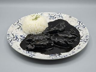 Chipirones En Su Tinta Con Arroz Blanco