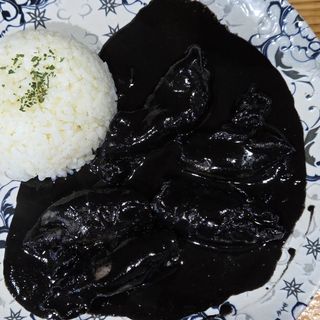 Chipirones En Su Tinta Con Arroz Blanco