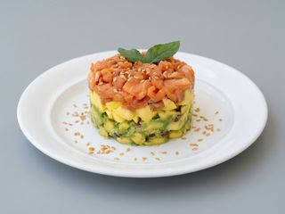 147. Tartar salmon mango