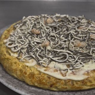 Tortilla Gulas con Alioli Mediana