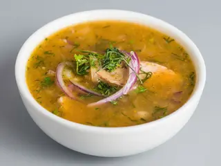encebollado (pequeño) con porcion de arroz 