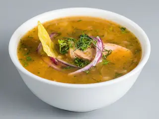 encebollado (grande) y porcion de arroz 