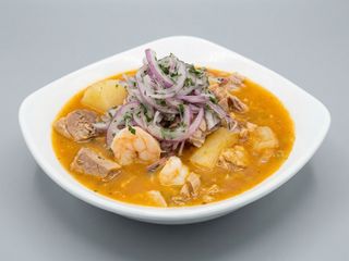 encebollado mixto (grande) y porcion de arroz 