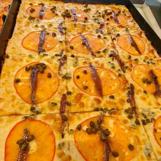 Pizza Napolitana con tomate (30 Cm X 40 Cm)