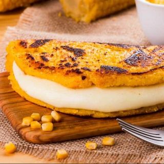 Cachapa de queso de mano