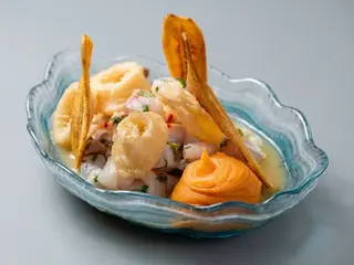 Ceviche Carretillero de Pesca del Día con Calamar Andaluza