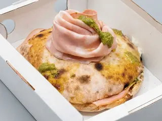 Panuozzo De Mortadela y Pistacho