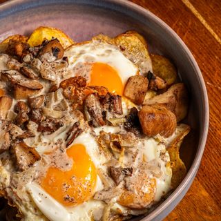 Huevos Rotos con Boletus